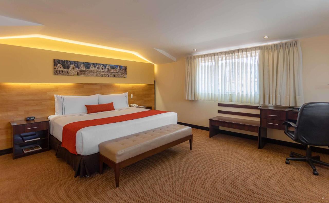 Sonesta Hotel