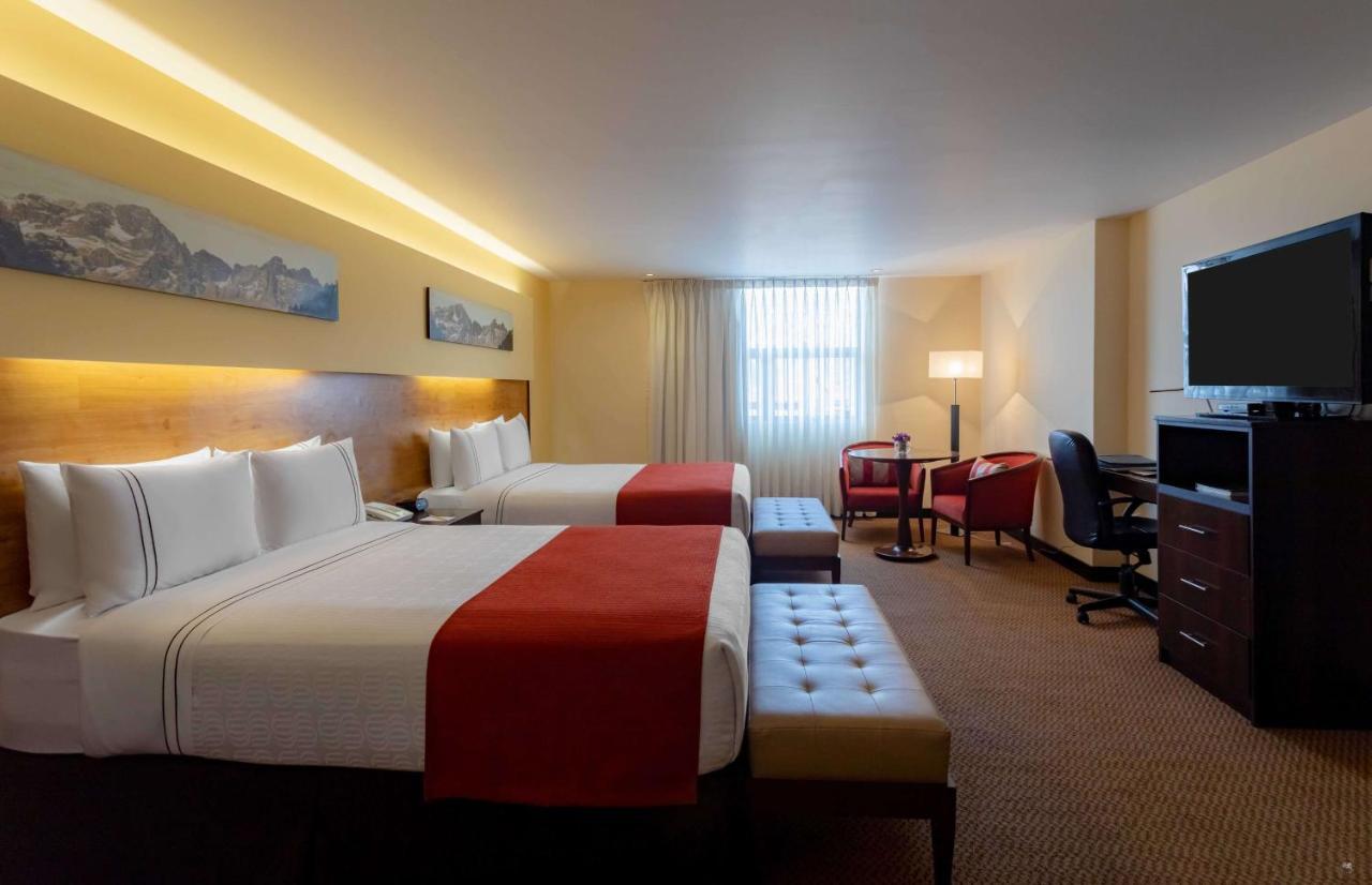 Sonesta Hotel